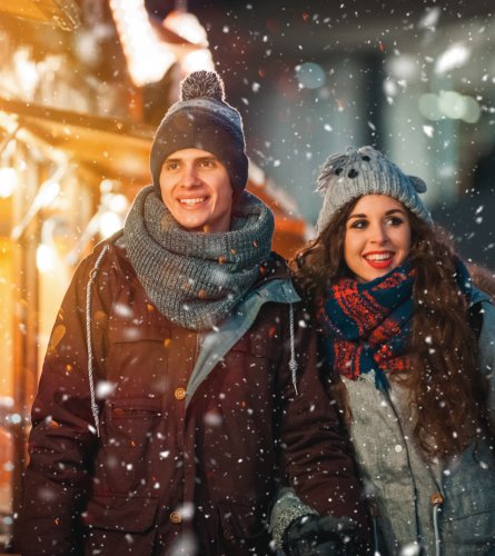 Zu zweit auf dem Weihnachtsmarkt