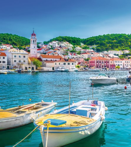 Blick auf Pucisca auf der Insel Brac