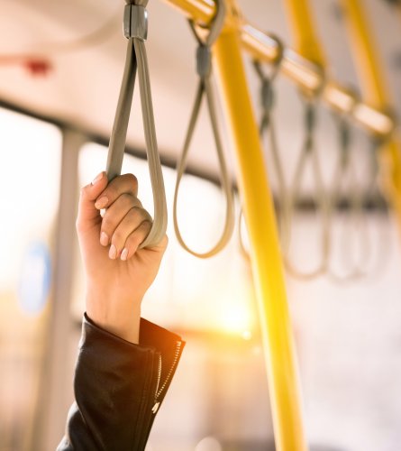 Fahrgäste im Linienbus 